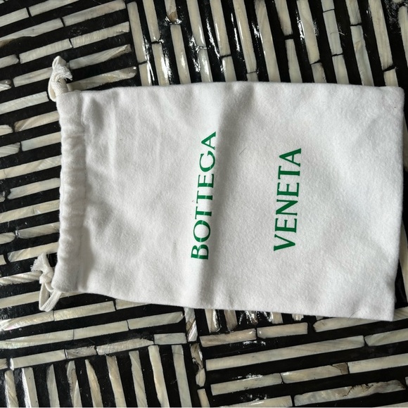 Authentic Bottega Veneta Nappa Intrecciato Card Case Wallet On Chain RETAIL$2500 - Picture 10 of 10